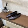 Zapatos de mujer de punta fina, colección otoño 2026, estilo coreano chic francés, adecuados para ropa de noche y para ir al trabajo, diseño sin cordones, tacón bajo, suela plana, zapatos pequeños de piel