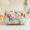 Nova Bolsa de Maquiagem Acolchoada Floral Feminina Necessaire de Viagem Portátil Bolsa de Armazenamento para Cosméticos Batom Carteira