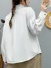Camisa feminina de algodão 100% petite, pronta para usar, listrada lavada, corte solto, para outono, estilo artístico, com gola de lapela e mangas compridas, efeito emagrecedor