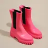 Botas de chuva de moda transfronteiriças Femininas elásticas de sola grossa resistentes ao desgaste sapatos d'água antiderrapantes sapatos de borracha de cozinha à prova d'água para exterior sapatos para lavar carro femininos