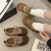 Zapatos de entrenamiento alemanes de otoño con cordones casuales tipo brogue 2026 para mujer estilo bosque nuevos planos de punta redonda gamuza ligera suela blanda zapatos de ballet