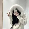 Cárdigan de punto Kaning con cuello grande de piel sintética de zorro, nuevo estilo Otoño e Invierno 2026, chaqueta corta con capucha y doble cremallera para mujer
