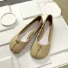 Zapatos coreanos retro de nicho con punta dividida tipo pata de cerdo, zapatos planos bajos, zapatos de talla grande, zapatos de diseñador, zapatos de exportación