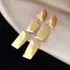Brincos de Agulha de Aço com Borla Quadrada Lisa de Metal, Estilo Minimalista Europeu e Americano, Brincos da Moda com Personalidade e Design Único, Acessórios de Orelha de Nicho