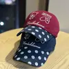 Nueva Gorra de Béisbol Bordada de Lunares con Oso de Dibujos Animados para Mujer, Versátil para Todas las Estaciones, Parte Superior Suave, Gorra con Visera Patchwork que Hace que la Cara Parezca Más Pequeña