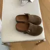 Sandalias de cuero tipo mocasín para mujer con plataforma gruesa y punta redonda, nuevo estilo otoño 2026
