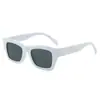 2025 Nuevas Gafas de Sol Cuadradas Elegantes de Moda Europea y Americana 1325 Marco Simple de Diente de Plástico Pc Gafas de Sol Retro para Hombres y Mujeres