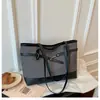2026 Nova Bolsa Tote Patchwork Estilo Coreano Ins Versátil para Mulheres Casual Personalidade Retro Trabalho Grande Capacidade Bolsa de Ombro