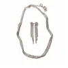 Set de dos piezas de aretes y collar de encaje con incrustaciones de diamantes, totalmente incrustado de diamantes, exquisitamente elaborado, cadena para la clavícula con un diseño único, joyería de nicho para mujer, venta al por mayor