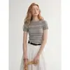 Camiseta de punto corta de manga corta floral gris suave estilo coreano 2026 para mujer, top casual elegante de ajuste ceñido para verano