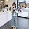Conjunto de tres piezas de mezclilla para niña de otoño, nuevo estilo coreano 2026, con pantalones de pierna ancha volantes, para niñas y adolescentes