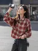 Camisa retro de cuadros rojos estilo americano cepillada para mujer, diseño primavera/otoño 2026, top holgado de manga larga, chaqueta corta
