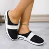 Estação Independente Tamanho Grande 2024 Primavera Novo Estilo Confortável Combinação de Cores Casual Solado Grosso Malha Fly-Knit Bico Redondo Meias Chinelas para Mulheres