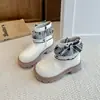 Botas Chelsea de Renda com Laço de Pérolas para Meninas 2026 Outono Botas de Cano Curto Xadrez Antiderrapantes com Cadarço para Crianças de Tamanho Médio a Grande Botas Simples