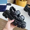 Sandalias Triángulo con Logo de Velcro de Alta Gama Guangzhou, Plataforma de Suela Gruesa, Zapatos Romanos Ultra-Ligeros de Piel de Oveja Pura para Aumentar la Altura para Mujer