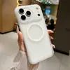 Adequado para iPhone 17 Pro Max, capa magnética simples com padrão de onda fosco, capa protetora macia anti-queda para Apple 16