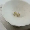 Nuevos Pendientes de Botón Estilo Coreano Realzan el Temperamento Versátiles Pendientes para el Trabajo Diseño de Nicho Ligera Lujo Adornos para Orejas de Circonita Venta al por Mayor