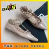2025 Nuevos Tacones de Cuña con Punta Aguda y Remaches de Diseño de Nicho para Mujer con Tira Cruzada Estilo Retro Zapatos de Tacón Alto para Viajar al Trabajo