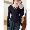Top de punto ajustado para mujer con cuello ribeteado de encaje estilo francés, nuevo modelo de primavera y otoño, elegante y adelgazante, top de algodón de dos piezas simulado