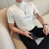 Camiseta Casual Masculina de Tricô de Manga Curta Fina para o Verão Slim Fit Esticável Confortável Gola Meia-Alta Manga Meia