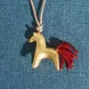 Collar Largo de Pony Sonny con un Toque de Moda de Alta Gama, Diseño de Nicho, Accesorio de Cadena para el Cuello Versátil para Mujeres, Collar de Cuero de Pony