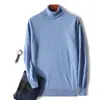 Suéter de punto de lana para hombre de otoño e invierno, cuello alto, suéter de lana casual de cuello semi-alto, suéter básico de cuello redondo para venta al por mayor