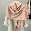 Bufanda de hilo de núcleo para comercio exterior transfronterizo para mujer, nuevo chal de imitación cachemir para otoño e invierno, calentador de cuello engrosado y cálido, venta al por mayor por transmisión en vivo