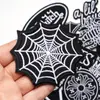 Serie de iconos bordados en computadora blanco y negro Escorpión alas de murciélago calavera parches de tela bordados insignias para ropa al por mayor