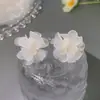 Pendientes de aguja de plata S925 pendientes de flor tridimensionales de verano frescos de hada pétalos Pendientes súper de hada pendientes simples para mujer