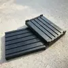 Almohadillas de goma para ferrocarriles industriales y mineros, que proporcionan amortiguación, absorción de impactos, reducción de ruido, resistencia al desgaste y propiedades antienvejecimiento, utilizadas para aislar las vías de las minas.