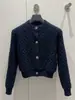 Nanyou 26 Nuevo Estilo de Principios de Otoño Chaqueta Cardigan de Punto Roja con Cuello Redondo y Relieve de Rombos para Mujer