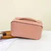Bolsa de Almofada de Couro PU Sanfonado para Viagem Portátil com Armazenamento Dividido Grande Capacidade Bolsa de Mão de Alto Valor para Cosméticos Venda por Atacado