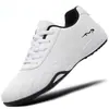 Nuevos zapatos casuales de cuero para hombre 2026, de caña baja, modernos, a la moda, cómodos, zapatillas blancas, zapatos para hombre de suela suave
