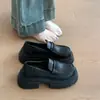 Novos Sapatos de Salto Bloco Chunky Versáteis de Solado Grosso para Pessoas Baixas Estilo Britânico Sapatos Únicos Pequenos Sapatos de Couro Pequenos Estilo Outono Sapatos Plataforma Mocassins Femininos 2026
