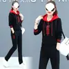 Nuevo conjunto casual deportivo para mujer para primavera y otoño, con una sudadera con capucha ligera de corte holgado para correr y un conjunto versátil de dos piezas en rojo