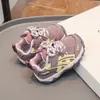 Zapatos para Caminar de Bebé Nuevos Otoño 2026, Antideslizantes y Resistentes al Desgaste, Fáciles de Poner y Quitar con Cierre de Velcro, Versátiles y Cómodos, Adecuados para Niños, al Estilo de los Zapatos de Forrest Gump