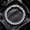 El nuevo brazalete totalmente de diamantes de Xuping presenta un diseño deslumbrante, ofreciendo un aspecto lujoso y de alta gama con un estilo moderno y elegante.. Venta al por mayor disponible para mujeres