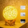 Lámpara de Bola de Ratán Creativa para Dormitorio Proyección de Cielo Estrellado Decoración de Mesita de Noche Lámpara de Mesa USB LED Portátil Luz de Noche Venta al por Mayor