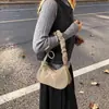 Otoño e Invierno 2026 Pana Moda Bolso Pequeño Cuadrado Bolso Cruzado Casual Simple para Mujer Elegante Bolso de Axila de Alta Gama para Mujeres