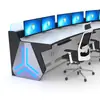 Escritorio de sala de monitoreo de centro de comando de consola fijo, personalizado, de tres paneles, escritorio de operación de sala de exposiciones, escritorio de programación de trabajo, pintura horneada, curvo