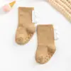 Meias de Bebê Outono e Inverno 0-3 Anos Meias de Bebê Antiderrapantes Meias de Chão Meias Infantis Meias Infantis de Veludo Coral Espessadas Dinossauro