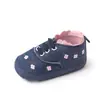 Nuevos zapatos de bebé al por mayor zapatos de bebé de mezclilla bordados zapatos para niños pequeños 1483