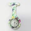 Popular Reloj de Pulsera Redondo para Enfermera con Transferencia de Agua y Estampado Colorido, Correa de Silicona, Reloj de Moda Universal para Estudiantes Mujeres, Esfera al por Mayor