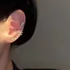 Pendientes de Clip para Hueso de la Oreja con Forma de Serpiente sin Agujeros en las Orejas Personalidad de Mujer Sentido Avanzado Lujo Ligero Elegante Diseño de Nicho Estilo Frío Pendientes de Moda