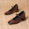 Sapatos de Salto Baixo Quadrados de Metal Retrô Primavera/Outono 2026 para Mulheres, Tira Única, Salto Bloco, Solado Macio, Confortáveis, Versáteis