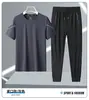 Nuevo Traje de Seda Helada de Verano para Hombre, Camiseta Deportiva Casual de Cuello Redondo, Conjunto de Pantalones Cortos de Manga Corta, Conjunto Deportivo Moderno y Versátil