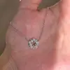 Collar Sencillo de Flor Microincrustada con un Toque de Alta Gama, Collar de Moda Minimalista, Cadena Versátil para la Clavícula, Collar Elegante y Lujoso, Joyería Grácil