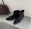 Botines de Tobillo con Tacón de Cuña y Punta Aguda Estilo de Temporada Primer Encuentro Moda Otoño/Invierno 2026 Botas Delgadas Versátiles Retro de Gamuza Botas para Mujer