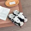 Zapatos deportivos y casuales, zapatos planos casuales de otoño, zapatillas de entrenamiento alemanas, cuero suave, bailarinas para mujer, versátiles, nuevo estilo retro 2026, diseño color-block