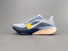 Los tenis para correr Pegasus 42, con una suela de amortiguación de aire de longitud completa, están diseñados tanto para hombres como para mujeres y están disponibles exclusivamente para ventas transfronterizas como calzado deportivo.